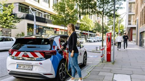 Elektroautos Welche Regeln Beim Parken Gelten Und Welche Geb Hren