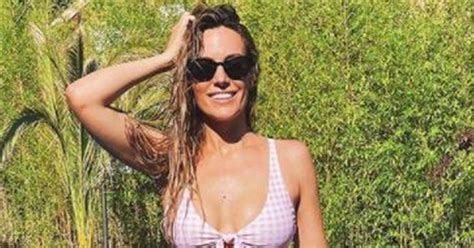 Edurne Espectacular En Bikini Con Su Hija Yanay Cinco Meses Despu S De