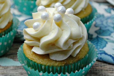 Ring In The New Year With Vanilla Cream Cheese Cupcakes Sparkles Of