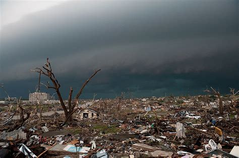 Joplin Tornado Kills At Least 90 Photos