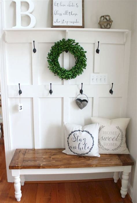 Adorable 25 Rustic Farmhouse Entryway Decorating Ideas DECORATHING