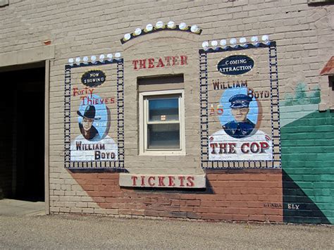 Theatre Mural Cambridge Oh Mural On The Wall Of An Alley Flickr