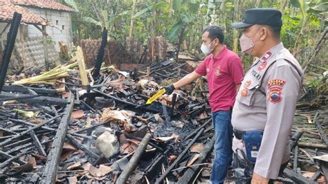 Warga Pati Ini Lagi Apes Rumah Dan Isinya Ludes Terbakar Empat Ekor