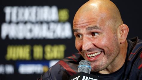 Glover Teixeira R Agit Apr S Avoir Re U Un Combat Pour Le Titre Vacant