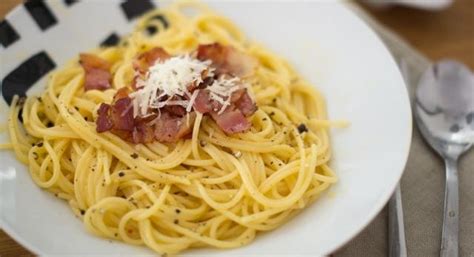 Recetas Receta Tradicional De Salsa Carbonara · Aptc El Corte Inglés