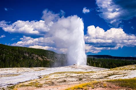 Géiseres erupciones de agua subterránea Fundación Aquae