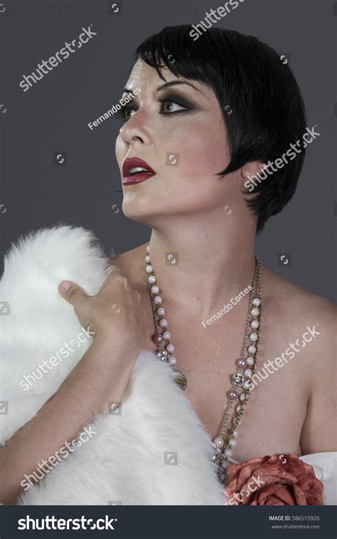 Стоковая фотография s Style Brunette Dancer Short Hair Shutterstock