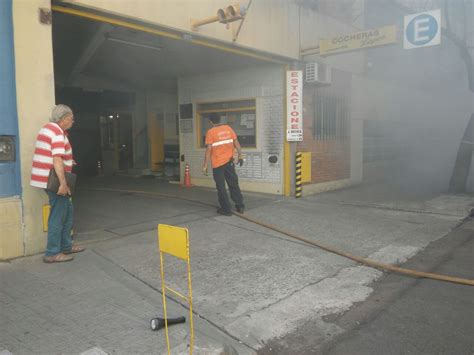 Se Incendi Un Auto Que Estaba En El Subsuelo De Una Cochera C Ntrica