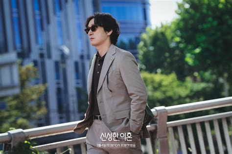 Intip Potret Cho Seung Woo Sebagai Pengacara Di Drama Terbaru Koreanindo