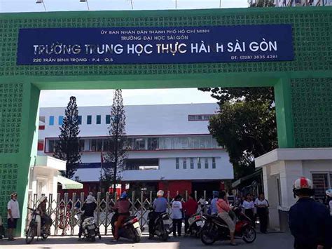 Lắp đặt hệ thống trình chiếu tại trường Trung học Thực hành Sài Gòn