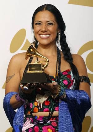 Propuesta Oaxaca Lila Downs Se Lleva El Grammy Por Mejor Lbum De