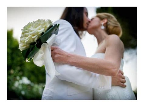 Lara Fabian Photo In Dite De Son Mariage Avec Gabriel Pour Leurs