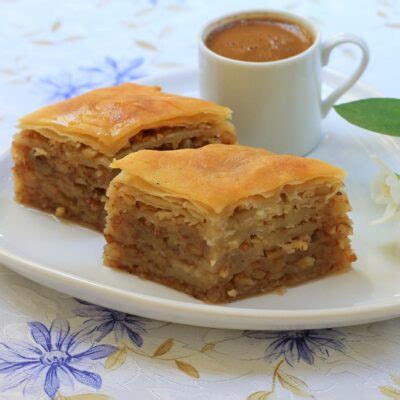 Пахлава с орехами (из готового теста) - рецепт приготовления