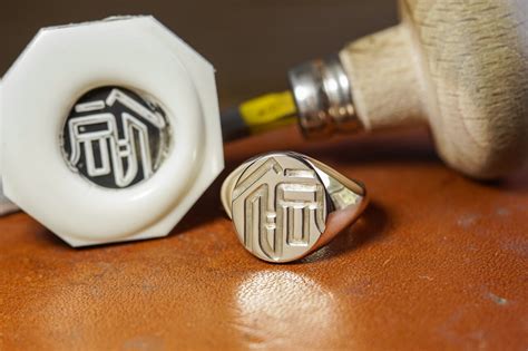 Hand Engraved Oval Signet Ring K10YG 裕 KUBUS