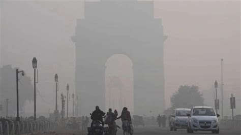 Dense Fog Blankets Delhi Ncr Disrupts Flight Operations India Today