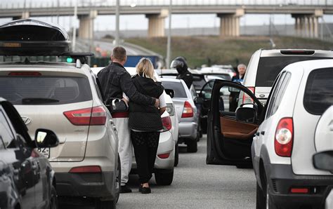 早安·世界｜克里米亚大桥爆炸致3人死亡，现已恢复通车 爆炸 汽车 公路桥 新浪新闻