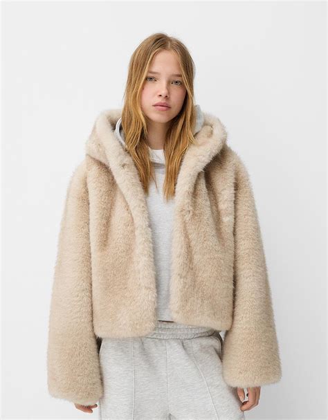 Hooded Faux Fur Jacket ქალი Bershka