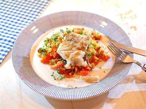 Gebakken Kabeljauwfilet Met Botersaus Zoete Parelcouscous Peen En