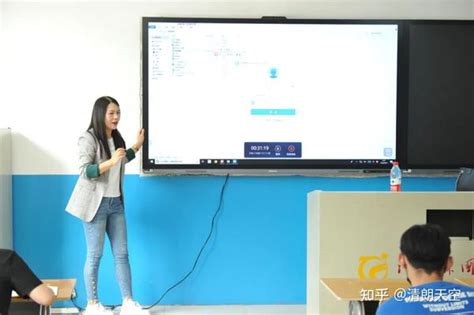 智慧黑板进校园科技让课堂神采飞扬河外附中开展智慧黑板培训 知乎
