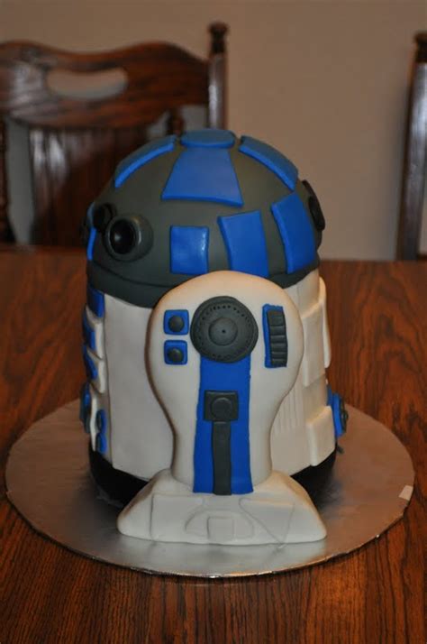 PEACH OF CAKE: R2D2 cake