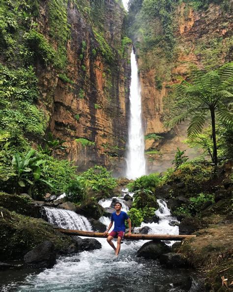 Air Terjun Kapas Biru Di Lumajang