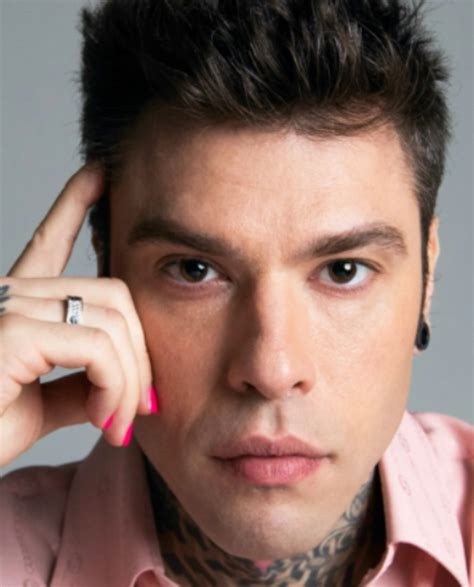 Fedez Il Rapper Torna A Parlare Della Sua Salute Buone Notizie Per