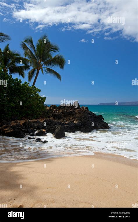 Secret Beach Makena Cove Maui Hawaii Stock Photo Alamy