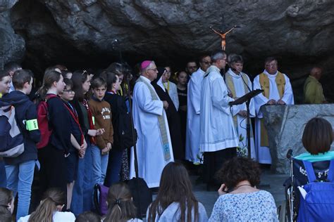 Mercredi Avril Photos P Lerinage Montfortain Lourdes