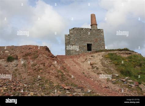 Ding Dong Engin House Stock Photo Alamy