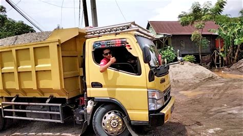 Driver Mudadump Truk Canter Hdx Jomplang Muatan Batu Split Full Membukit Youtube