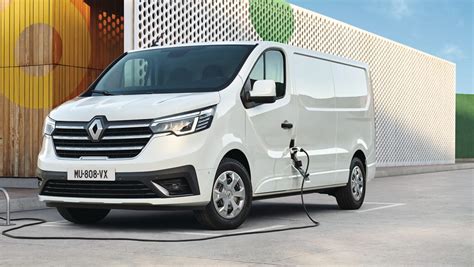 New Renault Trafic E Tech Charged And Ready With 184 Mile Range Auto