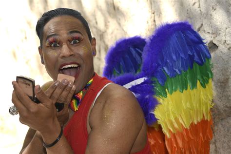 Una Militarizada Marcha Del Orgullo Gay Inunda Las Calles De Madrid Lbums El Salvador Times
