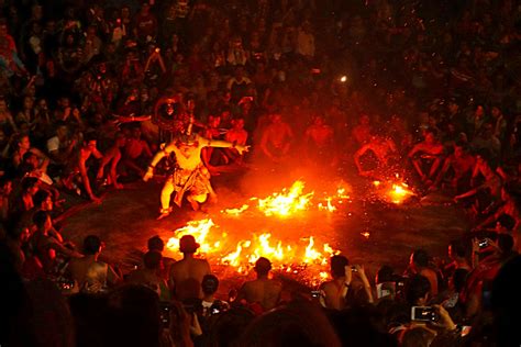 Kecak Fire Dance At Uluwatu Temple Balis Iconic Sunset Dance Show Go Guides