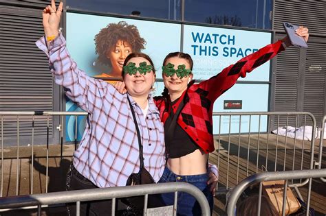 Niall Horan Belfast Fans Camp Overnight To Be First Inside To See