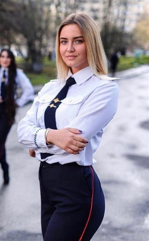 Pin By Hakan Falez On Women In Uniform Flight Attendant Fashion