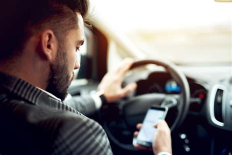 Celular Al Volante M S Del De Los Automovilistas Reconoce Que Usa