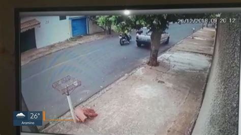 Motociclista Mata Vendedor Com Tiros à Queima Roupa Em Barretos Sp