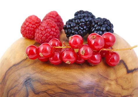 Mûres Groseilles Rouges Et Framboises Sur A Image Stock Image Du