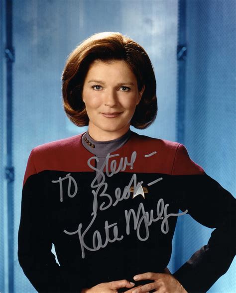 Kate Mulgrew (Voyager)(Signed at Star Trek Creation Convention 8-01-09 ...