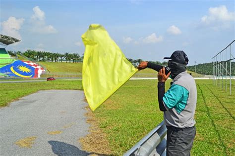 Benarkah Arti Mimpi Melihat Bendera Kuning Pertanda Malapetaka Simak