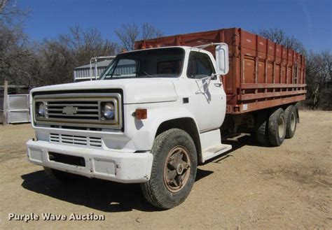 1974 Gmc 6000 Grain Truck In Hunter Ks Item Dd8747 Sold Purple Wave