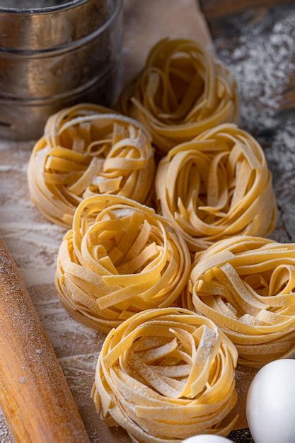 Pasta Fettuccine Casera Doblada En Forma De Nido Cocina Casera Con