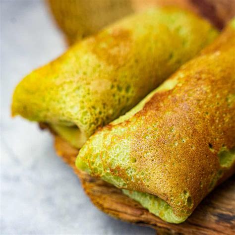 Kuih Dadar Kuih Ketayap Malaysian Pandan Coconut Crepes