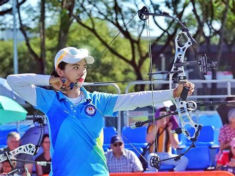 Hot girl bắn cung Việt ra sân cứ bị nhầm tưởng là hoa hậu vì quá xinh đẹp