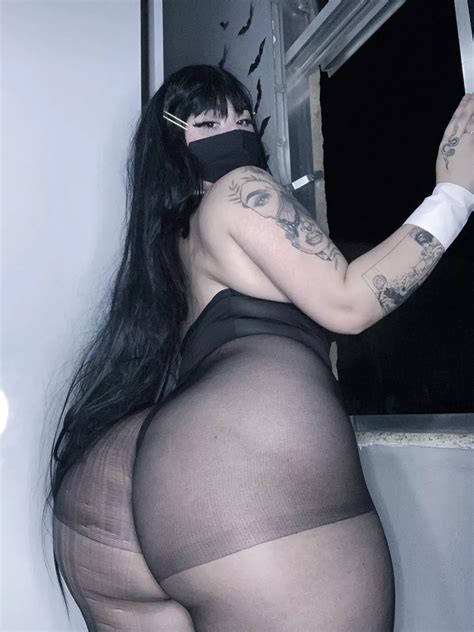 Do You Think I Have A Big Booty Nudes Massivetitsnass Nude Pics Org