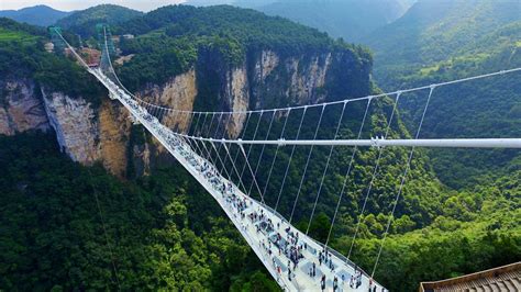 La Chine Inaugure Le Pont En Verre Le Plus Long Du Monde Gq France