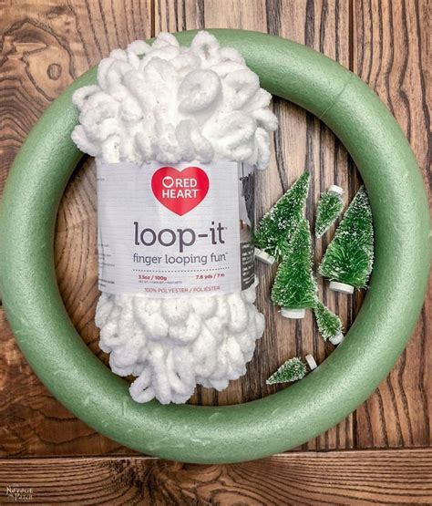 Diy Winter Loop Yarn Wreath The Easiest Diy Winter Wreath Ever How