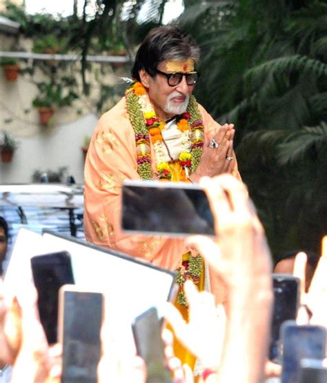 Mumbai Actor Amitabh Bachchan Greets His Fans On His St Birthday At