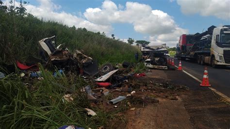 Corpos Das V Timas De Acidente Na Rodovia Assis Chateaubriand S O