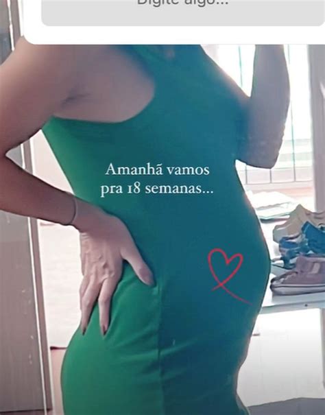 Grávida de 4 meses Sthefany Brito mostra tamanho da barriga em nova